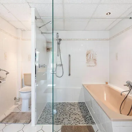 Modern In With Terrace Zierow